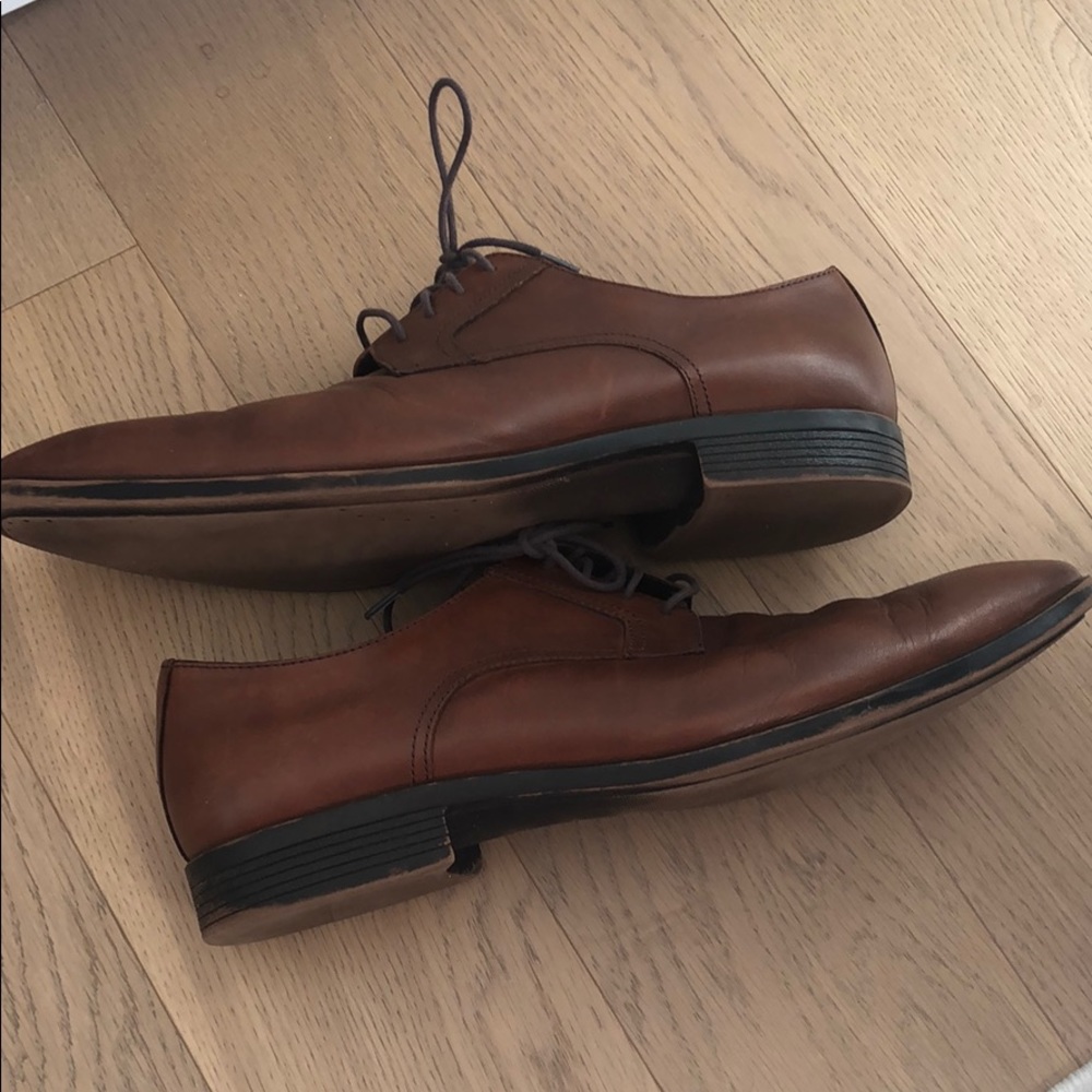Saks Fifth Ave - Brown leather laces up - Picture 3 of 4